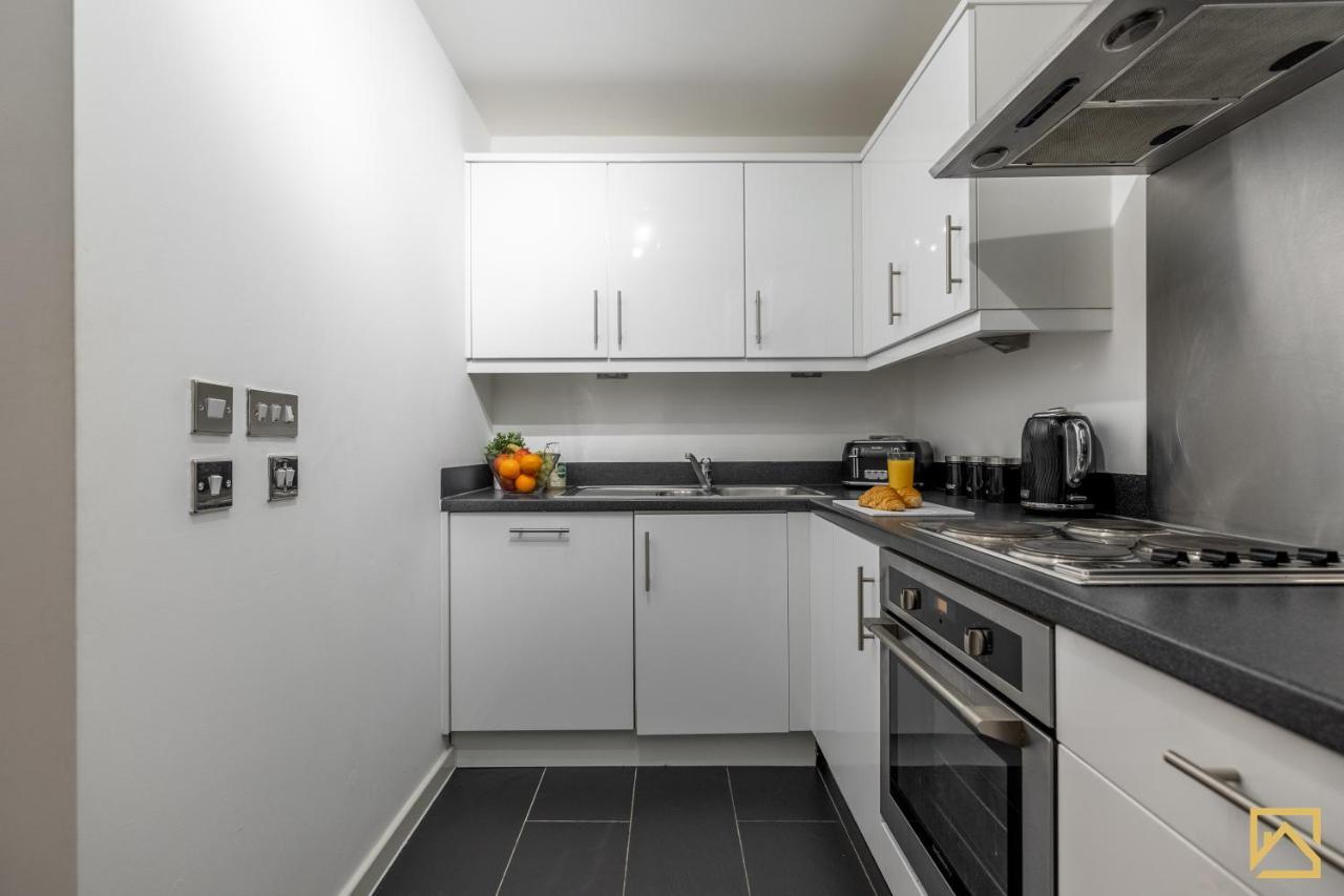 Modern 1 Bed In Central Mk, Free Parking, Smart Tv, Manhattan House By Valore Property Services Milton Keynes Zewnętrze zdjęcie
