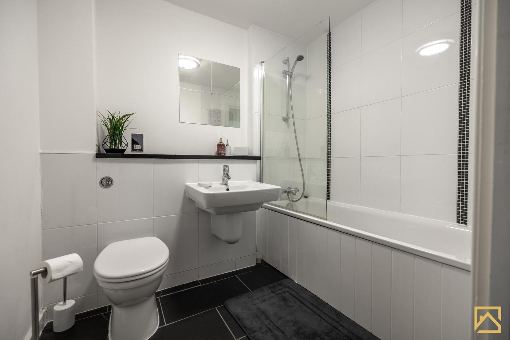 Modern 1 Bed In Central Mk, Free Parking, Smart Tv, Manhattan House By Valore Property Services Milton Keynes Zewnętrze zdjęcie